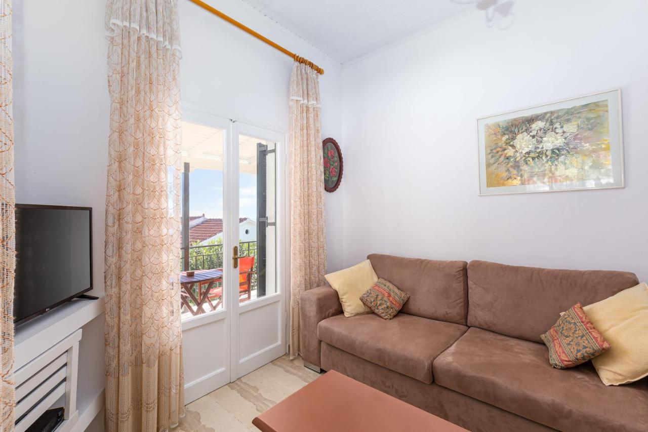 Villa Georgina Nisaki  Luaran gambar