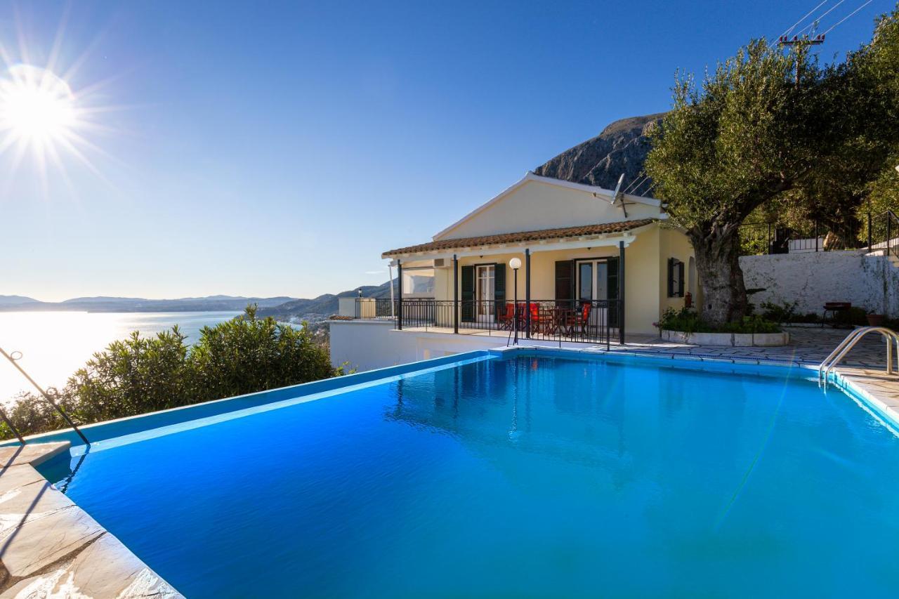 Villa Georgina Nisaki  Luaran gambar