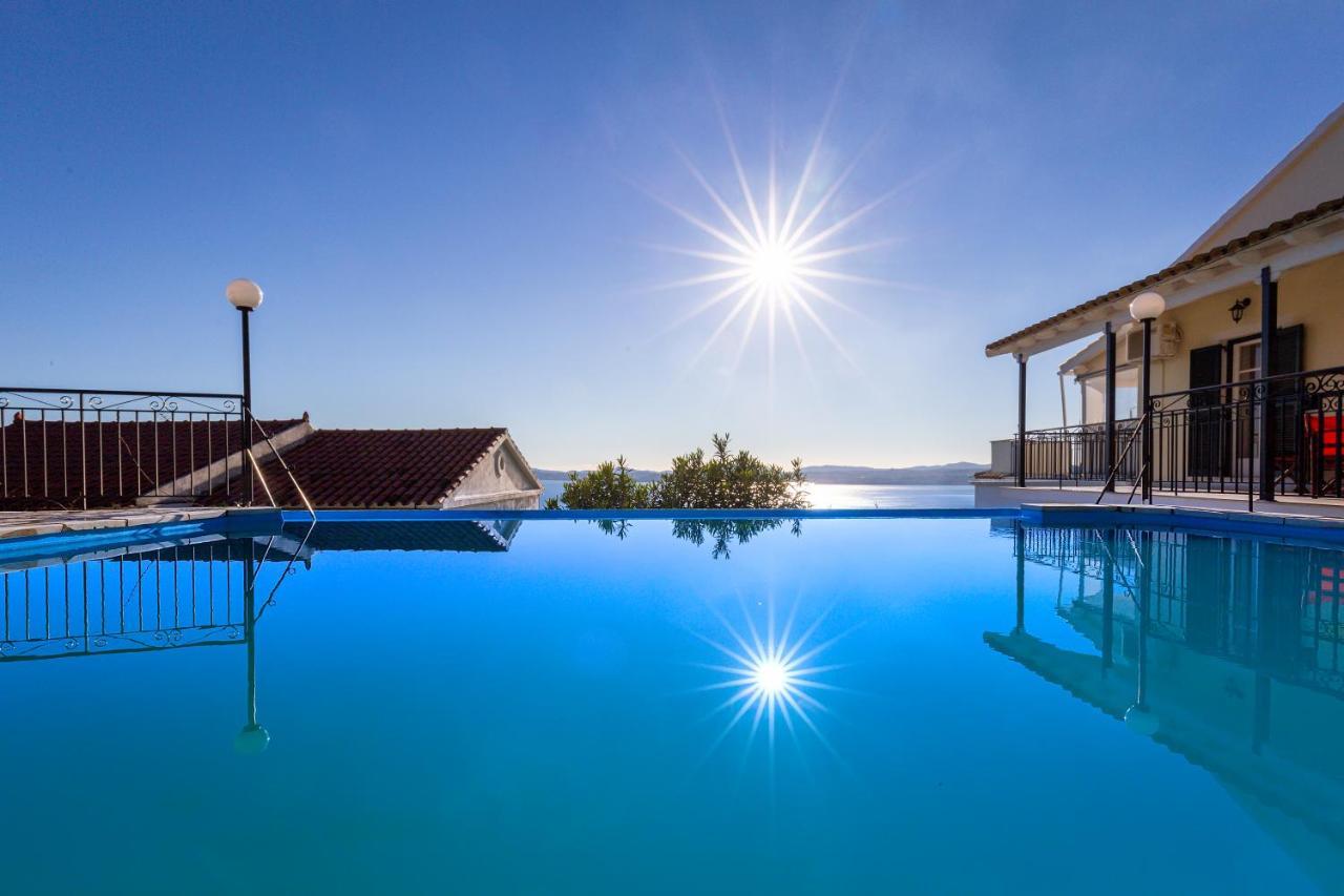 Villa Georgina Nisaki  Luaran gambar